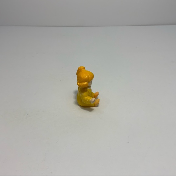 Vintage 1989 Funrise Micro Action Kids 09001 Baby Girl Yellow Figure 1.5” Toy - Picture 2 of 6